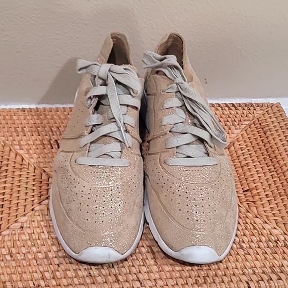 🌼 UGG TYE STARDUST GOLD METALLIC LACE UP SNEAKERS - Picture 3 of 12